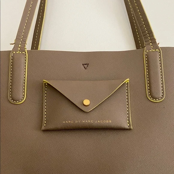 Marc Jacob’s Brown Tote Bag - Picture 2 of 16